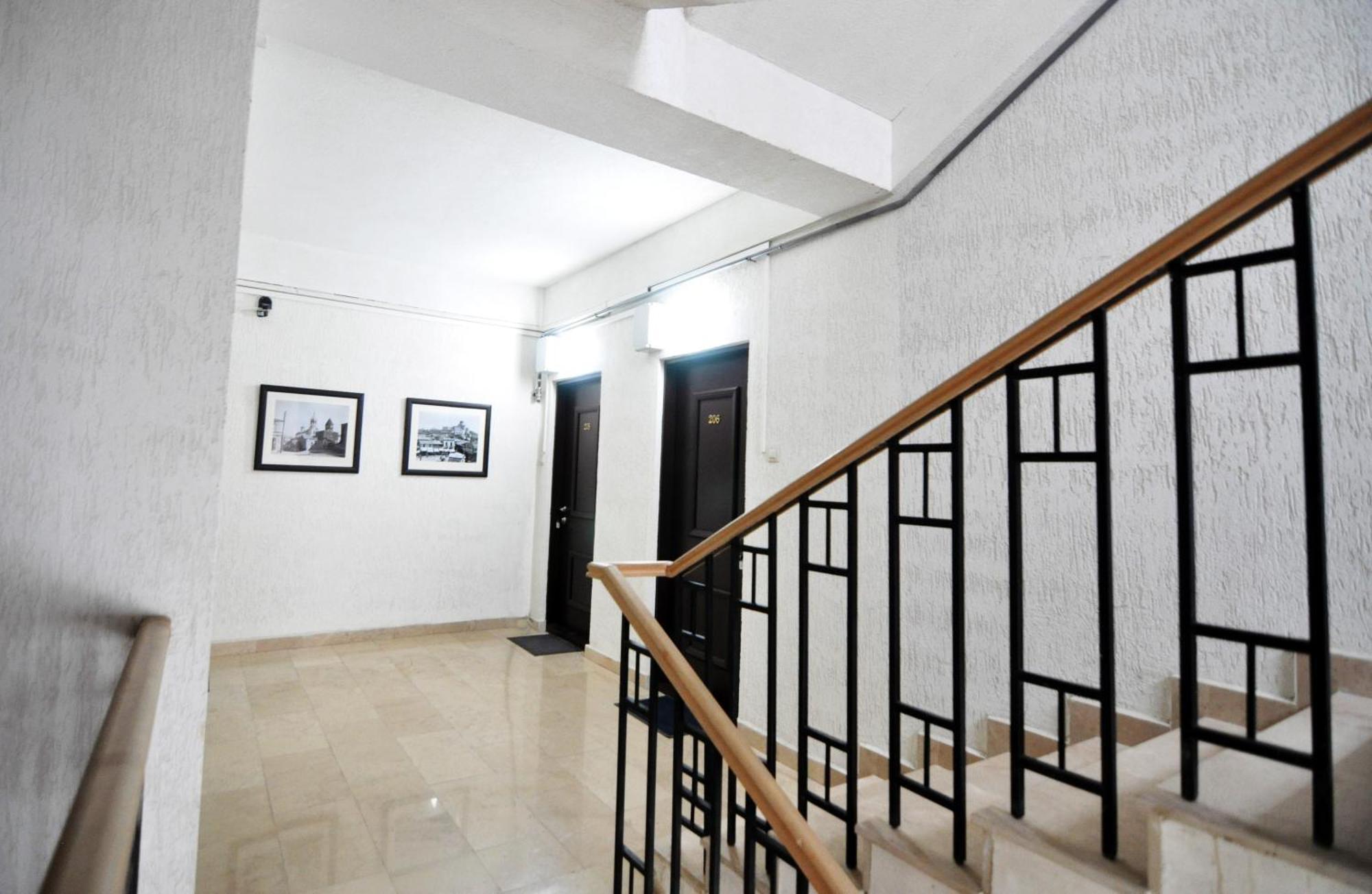 Central Comfort Place Lll Tbilisi Ngoại thất bức ảnh