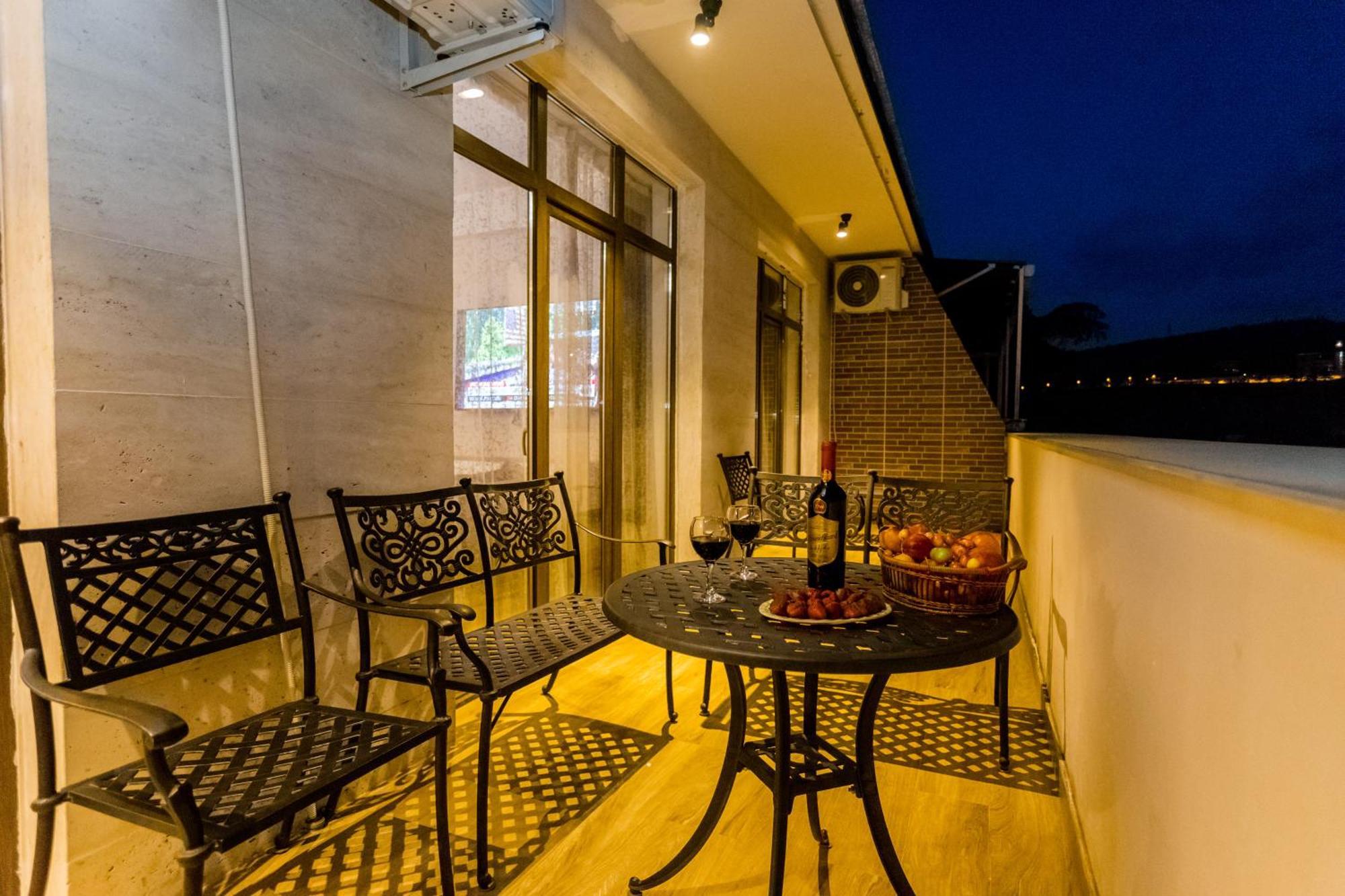 Central Comfort Place Lll Tbilisi Ngoại thất bức ảnh